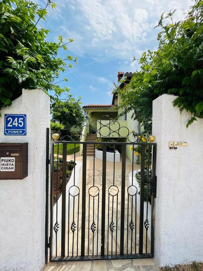 Pomerino Apartmans Εξωτερικό φωτογραφία