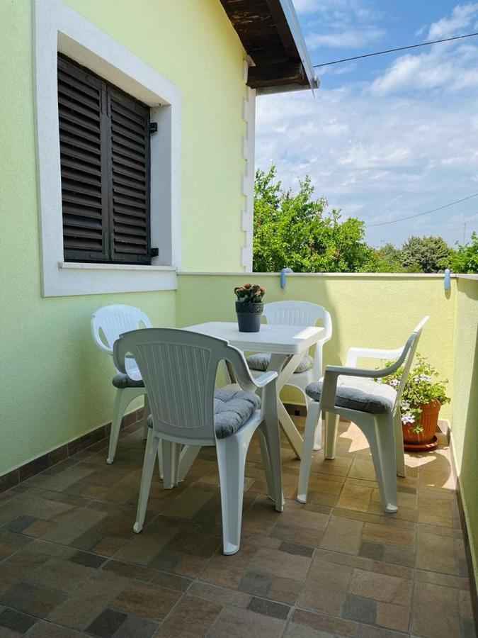 Pomerino Apartmans Εξωτερικό φωτογραφία